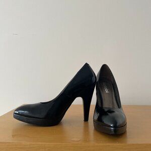 Antebi Leather Pumps
